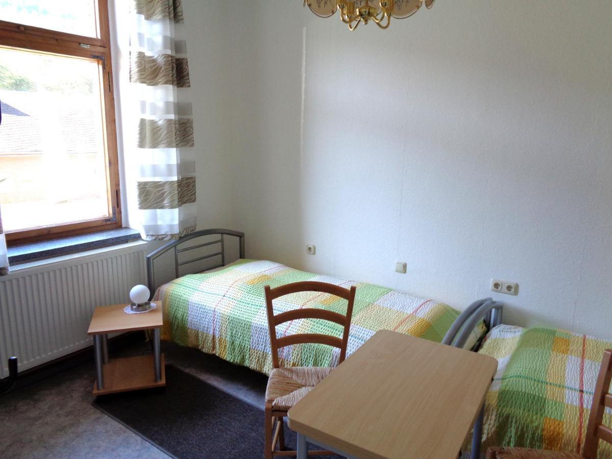 Probstzella Pension Bahnmeister מראה חיצוני תמונה
